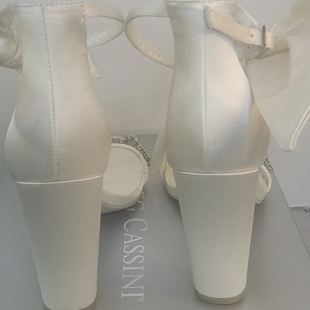 g Cassini Melania Ivory Bridal Heel Rhinestone Bow‎ Size 6 NWT